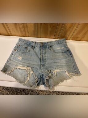 Women’s Levi Shorts